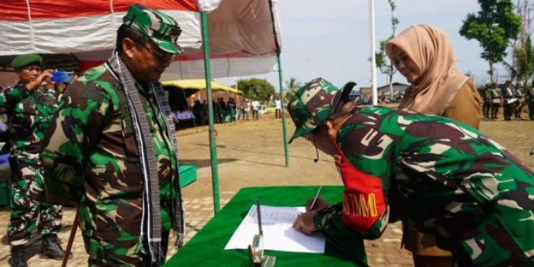 Danrem 064/MY Saksikan Penandatanganan Naskah TMMD 117 Kodim 0601/Pdg.