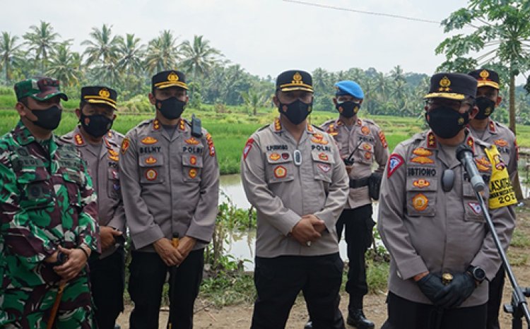 Dandim 0601/Pandeglang Bersama Kapolres Dampingi Kakorlantas Mabes Polri, Berikan 2000 Paket Sembako