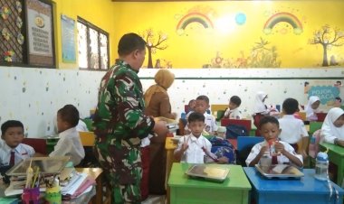 Babinsa Koramil 0106/Menes Kawal Program Makan Bergizi Gratis di Sekolah
