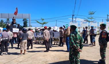Babinsa Koramil 0111/Pagelaran Laksanakan Pengawasan Dan Pengamanan Demonstrasi Di PT. Hutama Karya