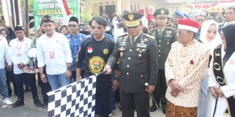 Danrem 064/Maulana Yusuf Didampingi Dandim 0601/Pandeglang Ikuti Kegiatan Kirab Merah Putih Di Mandalawangi Pandeglang Banten