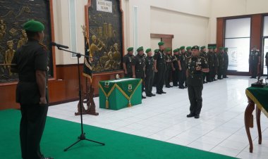 Dandim 0601/Pandeglang Letkol Inf Afri Swandi Ritonga, S.I.P. Bertindak Sebagai Komandan Acara Sertijab di Korem 064/MY