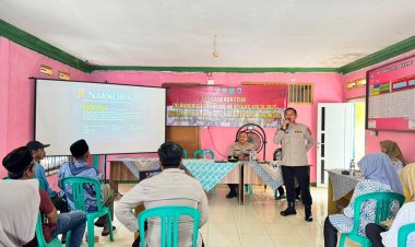 Bripka A. Wawan Polres Pandeglang Beri Penyuluhan Bahaya Narkoba dalam Rangka TMMD ke-126 di Desa Cikentrung
