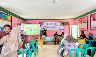 Anggota Dinas Kesehatan Beri Penyuluhan Kesehatan dalam Rangka TMMD ke-126 Kodim 0601/Pandeglang