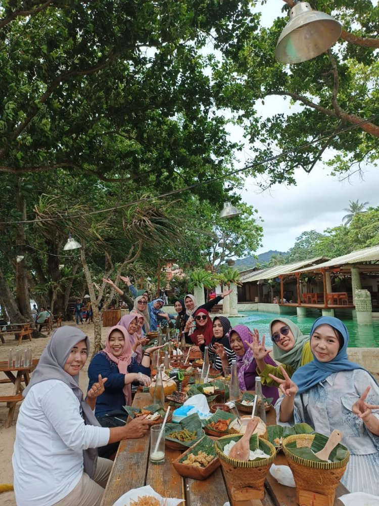 KEBERSAMAAN DALAM KEHANGATAN