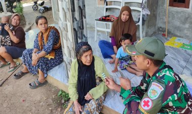 Anggota Satgas TMMD ke-126 Gelar Pengobatan dan Pengecekan Kesehatan Bagi Warga yang Sudah Terdata