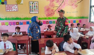 SERKA KHOLIL BABINSA KORAMIL 0107/SAKETI DAMPINGI PROGRAM MAKAN BERGIZI GRATIS (MBG) SPPG YAYASAN MITRA WAHID KEBUMEN – KECAMATAN CISATA