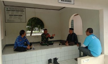 Babinsa Koramil 0101/Pandeglang Kelurahan Sukaratu Laksanakan Komsos Bersama Tokoh Masyarakat Komplek Majasari