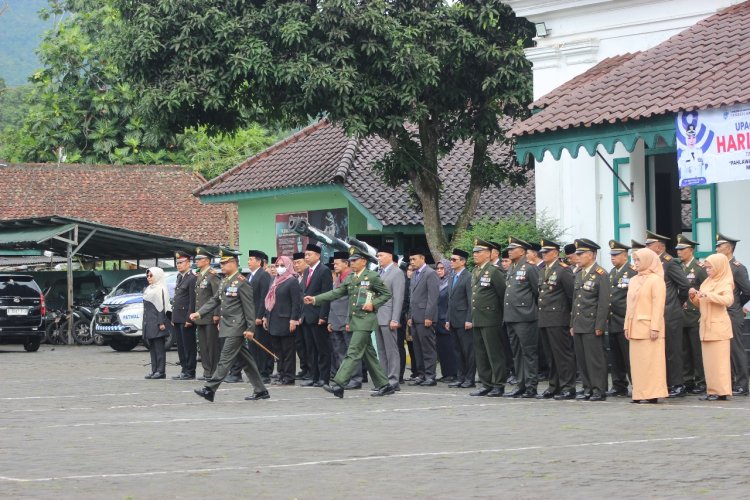 DANDIM 0601/PANDEGLANG BESERTA FORKOPIMDA GELAR UPACARA HARI PAHLAWAN NASIONAL TAHUN 2025