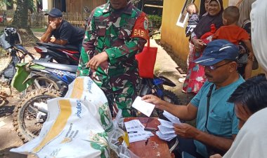 KORAMIL 0113/CIBALIUNG MELAKSANAKAN PENDAMPINGAN PENYALURAN BANSOS PROGRAM CADANGAN BERAS PANGAN (CBP)