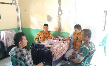 Babinsa Koramil 0102/Cadasari Laksanakan Komsos Bersama Kepala Desa Ciinjuk