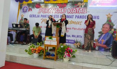 BABINSA KORAMIL 0102/CADASARI LAKSANAKAN PENGAMANAN IBADAH NATAL UMAT KRISTIANI DI KELURAHAN KADUMERAK