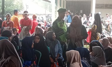 Babinsa Koramil 0103/Banjar Laksanakan Monitoring Penyaluran BLTS Kesra di Desa Banjarsari