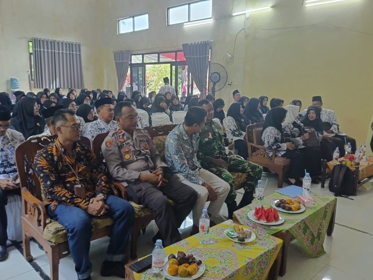 Danramil dan Babinsa Koramil 0103/Banjar Hadiri Konferensi Cabang PGRI Banjar Masa Bakti XXIII Periode 2025–2030
