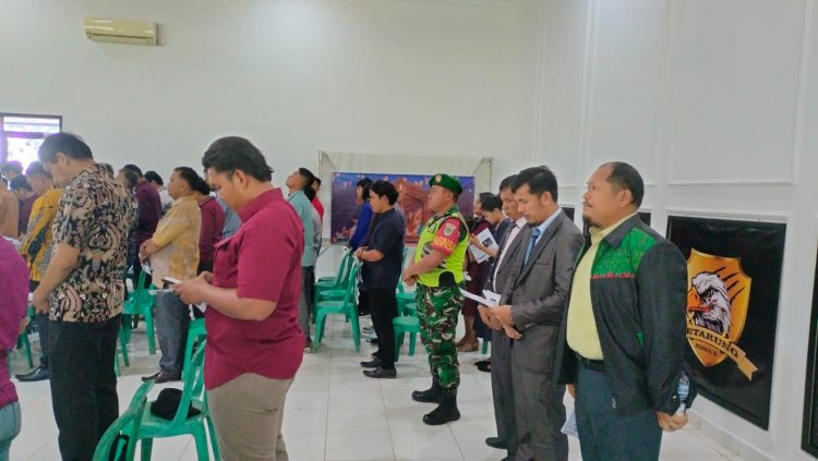 Sertu Risman Harahap Babinsa Koramil 0102/Cadasari Laksanakan Pengamanan Perayaan Natal 2025 HKBP di Aula Yonif 320/Badak Putih Kostrad