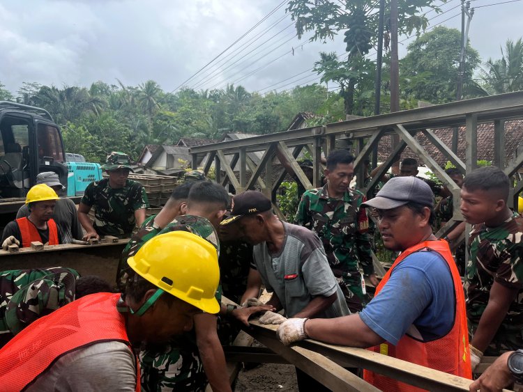 Karya Bakti Pembangunan Perbaikan Jembatan Penghubung Tiga Desa di Kecamatan Cimanggu