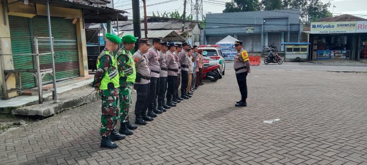 BABINSA KODIM 0601/PANDEGLANG LAKSANAKAN PENGAMANAN NATAL 2025 DAN TAHUN BARU 2026 BERSAMA POLRES PANDEGLANG