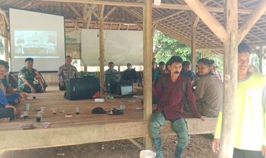 Kopka Uun Sunayat Babinsa Koramil 0018/Bojong Hadiri Zoom Meeting Swasembada Pangan di Desa Mekarsari