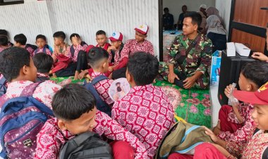 Babinsa Koramil 0104/Cimanuk Hadiri Syukuran SDN 2 Rocek