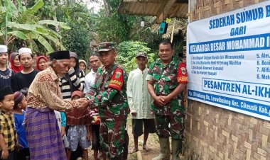 BABINSA KORAMIL 0116/CIKEUSIK LAKSANAKAN SERAH TERIMA BANTUAN PENGEBORAN AIR BERSIH DI PONPES AL IKHLAS