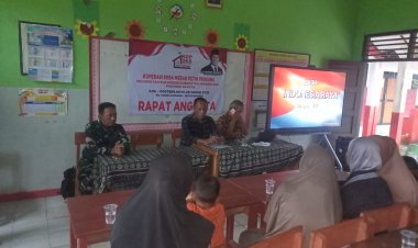 BABINSA KORAMIL 0117/PANIMBANG HADIRI RAPAT ANGGOTA KDKMP DESA PERDANA TAHUN ANGGARAN 2026