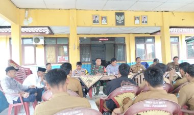 Babinsa Koramil 0109/Munjul Hadiri Rapat Koordinasi Lintas Sektoral Tingkat Kecamatan Angsana