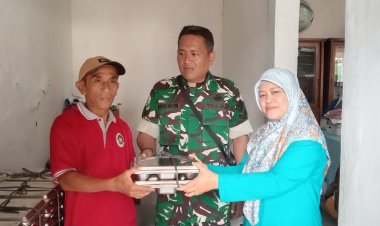 Sertu Zaenal Arifin Babinsa Koramil 0103/Banjar Laksanakan Pendampingan dan Penyaluran Program Makan Bergizi Gratis (MBG) di SPPG Mandalasari
