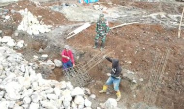 Babinsa Koramil 0102/Cadasari Laksanakan Monitoring Pembangunan KDKMP di Kelurahan Pagadungan