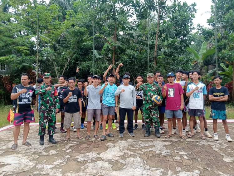 Anggota Babinsa Koramil 0113/Cibaliung Hadiri Pembukaan Turnamen Volly Ball Sambut Tahun Baru 2026