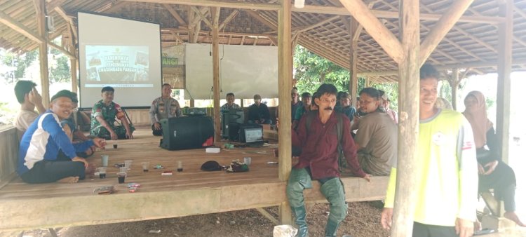 Kopka Uun Sunayat Babinsa Koramil 0018/Bojong Hadiri Zoom Meeting Swasembada Pangan di Desa Mekarsari