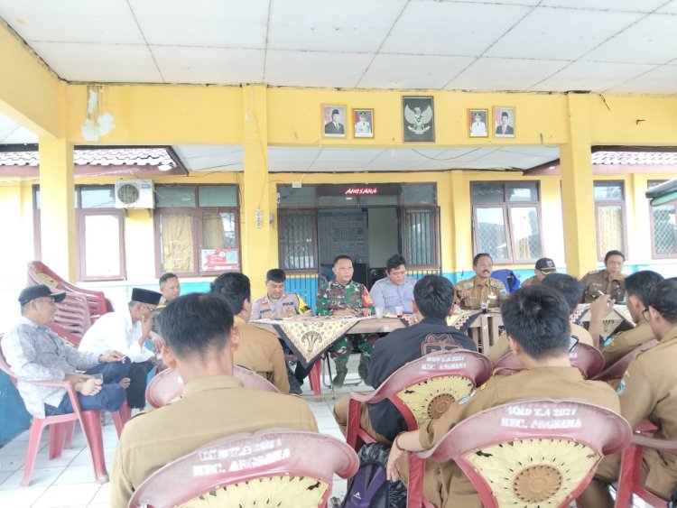 Babinsa Koramil 0109/Munjul Hadiri Rapat Koordinasi Lintas Sektoral Tingkat Kecamatan Angsana