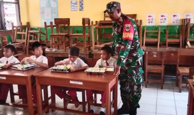 Serka Altaupik Babinsa Koramil 0105/Mandalawangi Laksanakan Pendampingan Program Makan Bergizi Gratis (MBG) di Kecamatan Mandalawangi