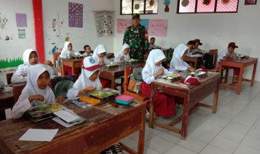 Serka Saian Babinsa Koramil 0101/Pandeglang Laksanakan Monitoring Program MBG di Kelurahan Sukaratu