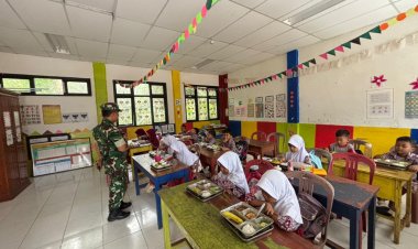 Babinsa Koramil 0111/Pagelaran Laksanakan Pendampingan Pendistribusian Makan Bergizi Gratis (MBG) di Wilayah Kecamatan Pagelaran dan Patia