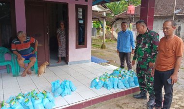 Serka Encep Wahyu Babinsa Koramil 0107/Saketi Dampingi Penyaluran MBG Yayasan Insan Bintang Gemilang di Desa Ciandur