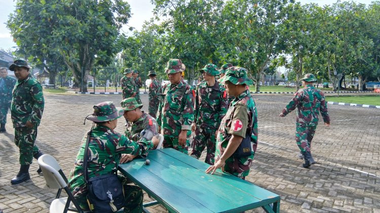 Anggota Babinsa Wilayah Kodim 0601/Pandeglang Laksanakan Pemeriksaan Kesehatan Sebelum Latihan PSJM Hanmars 10 Km