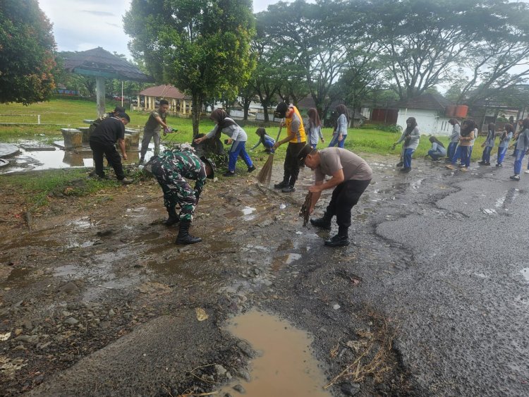 Kerja Bakti Gerakan Indonesia Asri Koramil 0113/Cibaliung