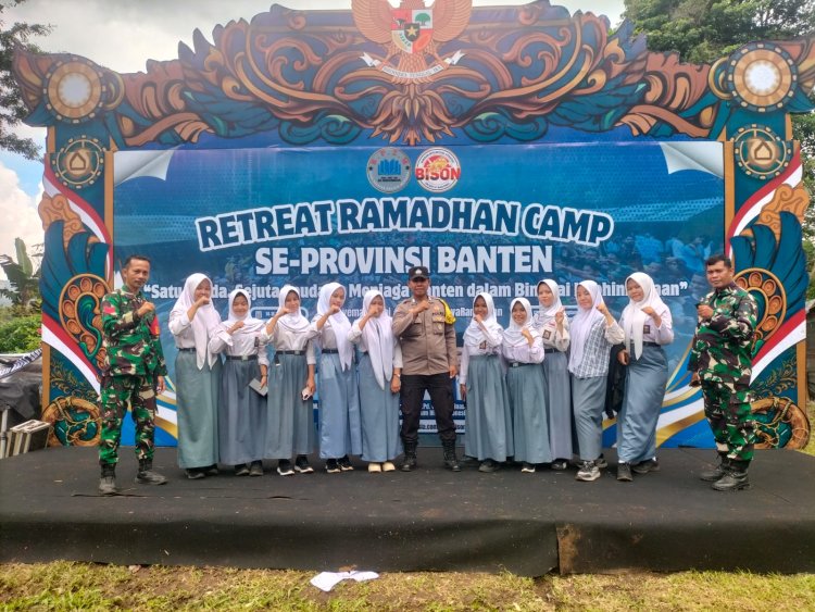 Anggota Babinsa Koramil 0105/Mandalawangi Monitoring Kegiatan Retreat Ramadhan Camp se-Provinsi Banten di Bumi Perkemahan Salakanegara