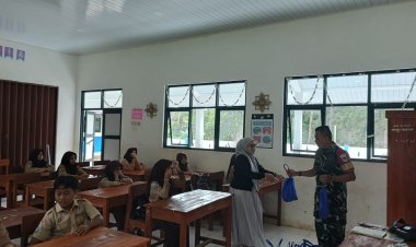 Serka H. Situmorang Babinsa Koramil 0103/Banjar Dampingi Pembagian Makanan Bergizi Gratis di SMP Negeri 3 Banjar