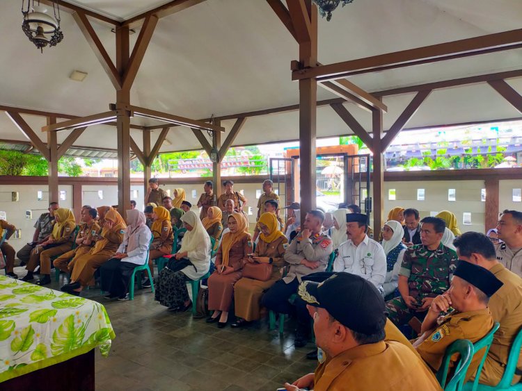 Serka Asep Taryana Babinsa Koramil 0101/Pandeglang Hadiri Serah Terima Jabatan dan Pisah Sambut Camat Pandeglang