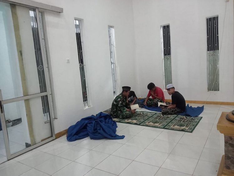 Babinsa Koramil 0114/Cigeulis Laksanakan Kegiatan Keagamaan Bersama Warga di Desa Karangbolong