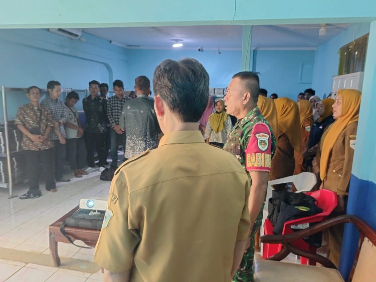 Babinsa Koramil 0103/Banjar Laksanakan Pendampingan Pelatihan Penjamah Makanan bagi Calon Relawan MBG Yayasan Senyum Indonesia Emas