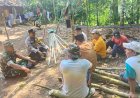 Babinsa Koramil 0101/Pandeglang Laksanakan Komsos Bersama Masyarakat Kp. Samaboa
