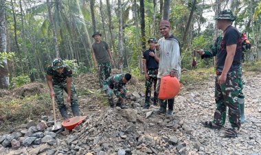 Satgas TMMD Ke-129 Hari Ke-16 Bersama Warga Terus Genjot Pembukaan dan Pengerasan Jalan di Kampung Ciririgi